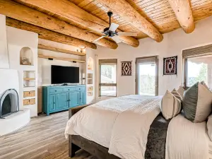 Spacious home & guest house with large patio, incredible views, & wood fireplace