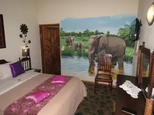 Parrot Lodge
