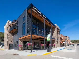 หมู่บ้านหรู McGregor และ Main Luxury Lofts