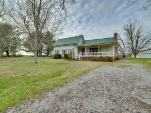 寧靜的Hazel別墅，配有露台和院子!