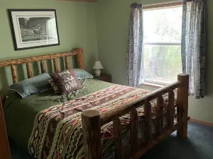 Great fishing and boating at a 3 bedroom cabin on Clam Lake in  Siren Wi.