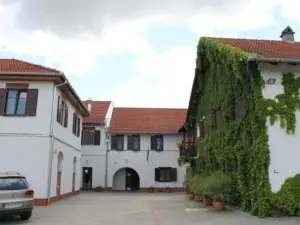 Tiffan's Pinceszet es Panzio