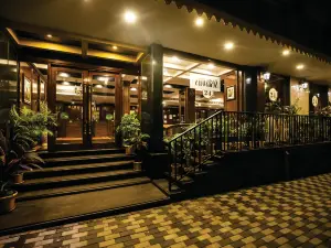 Seasons Hotel & Spa