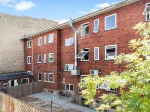 Big and Nicely Located 4 Room Apartment Close to Lake and Green Areas