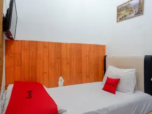 RedDoorz at Golden Inn Tugu Yogyakarta
