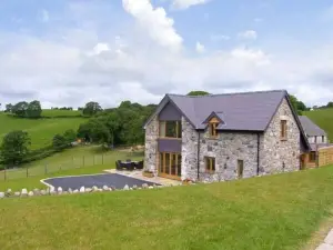 Tyn Y Celyn Canol