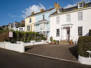 Camilla House Garden Flat