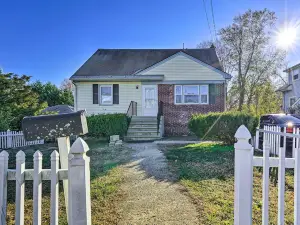 Middletown Township Home, Close to Beaches!