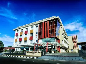 Grand Parama Hotel