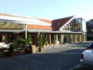 Gizella Hotel and Restaurant