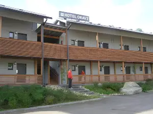 Oravi Apartments