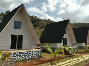 Gr8 Hill Pool Villas