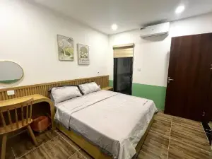 Mon's House
