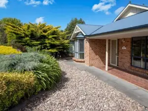 Adelaide Hills 4 bed home near Hahndorf Mt Barker