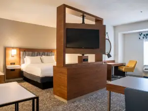 Hampton Inn & Suites Los Angeles/Sherman Oaks