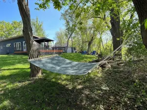 Sunset Haven located within 45min of the Twin Cities and right on the lake!