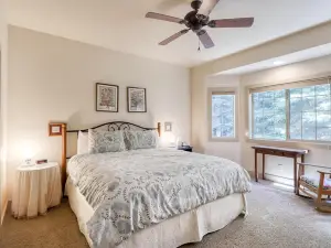 Grand Retreat with Great Room, WiFi & Pool Table - Serene Woods with Creek