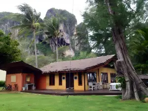 Baan Chao Mai Beach House