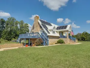 Spacious Mcminnville Vacation Home w/ Gas Grill!
