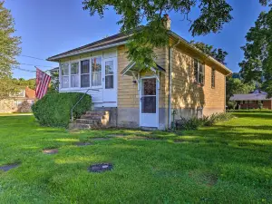 Family-Friendly Marlinton Home Walk Downtown!