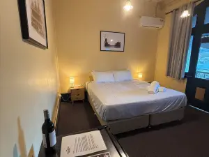 Bellbird Hotel
