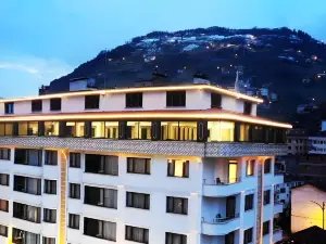 Bayrak Grand Hotel
