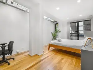 Comfy Darlinghurst Retreat