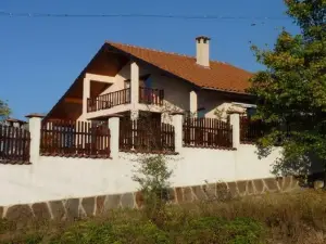 Sunflower Villa in Tutrakantsi