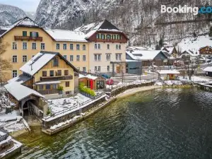 Hallstatt Lakeside Top 1