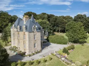Château de Montbrault