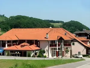 Hotel & Restaurant Se-Mi