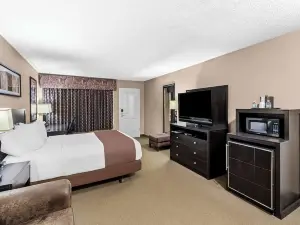 Heartland Inn & Suites, SureStay Collection by Best Western