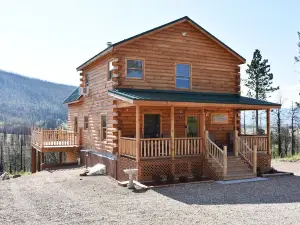 You'll love the amazing views at the Hummingbird Hideaway!
