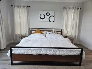 Fam-tastic Roomy Getaway Near Prospect Meadows