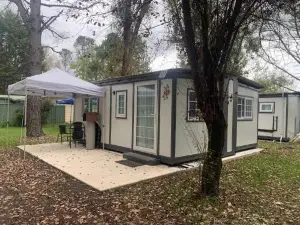 Blue Sapphire Pet Friendly Studio