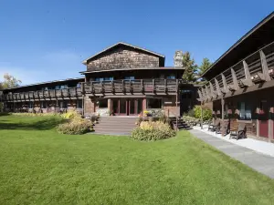 Summit Lodge