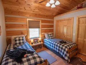 Mountain Bliss - Fishing Pond, Hot Tub, Fire Pit, WiFi