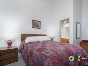 Treetop Views and Cozy Fireplace - Charming Mountainside Escape