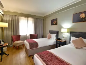 Cresta Jameson Hotel