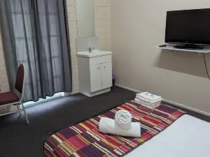 Grand Central Hotel Proserpine