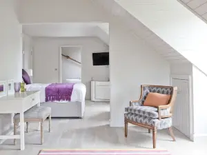 Elements Lodges