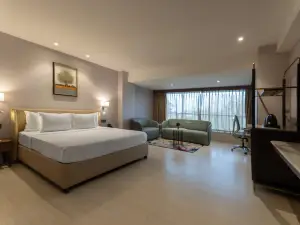 Clarks Inn Suites Hyderabad Airport