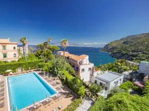 Aequa Hotel