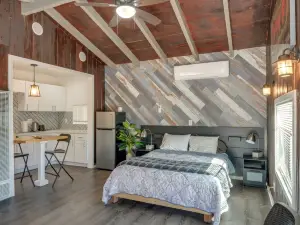 Private Deck and Views Frazier Mountain Cabin