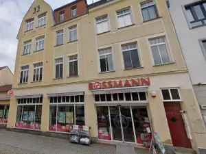 Spacious Apartment in Strausberg - Sleeps 6