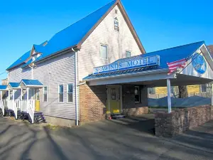 Seawinds Motel & Cottages