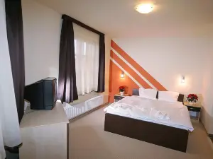 City Hotel Agoston