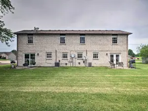 Relaxing Townhome, 4 Mi to Mizzou University!
