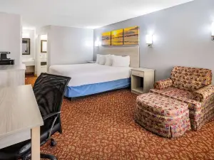 Days Inn & Suites by Wyndham Williamsburg Colonial