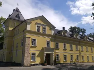 Pałac Lucja BB